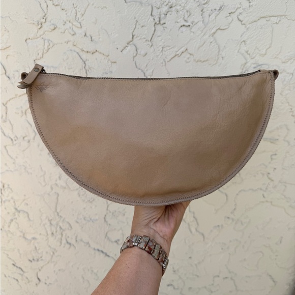 Lyons Leather Co. Seashell Queen Bee - Picture 5 of 15